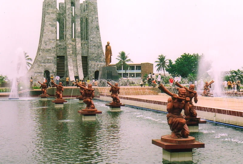 "Kwame Nkrumah Memorial Park in Accra, Ghana, showcasing fountains, statues, and the mausoleum surrounded by palm trees. Ghana approves visa-free travel for all Africans with Lery Hago Travels."